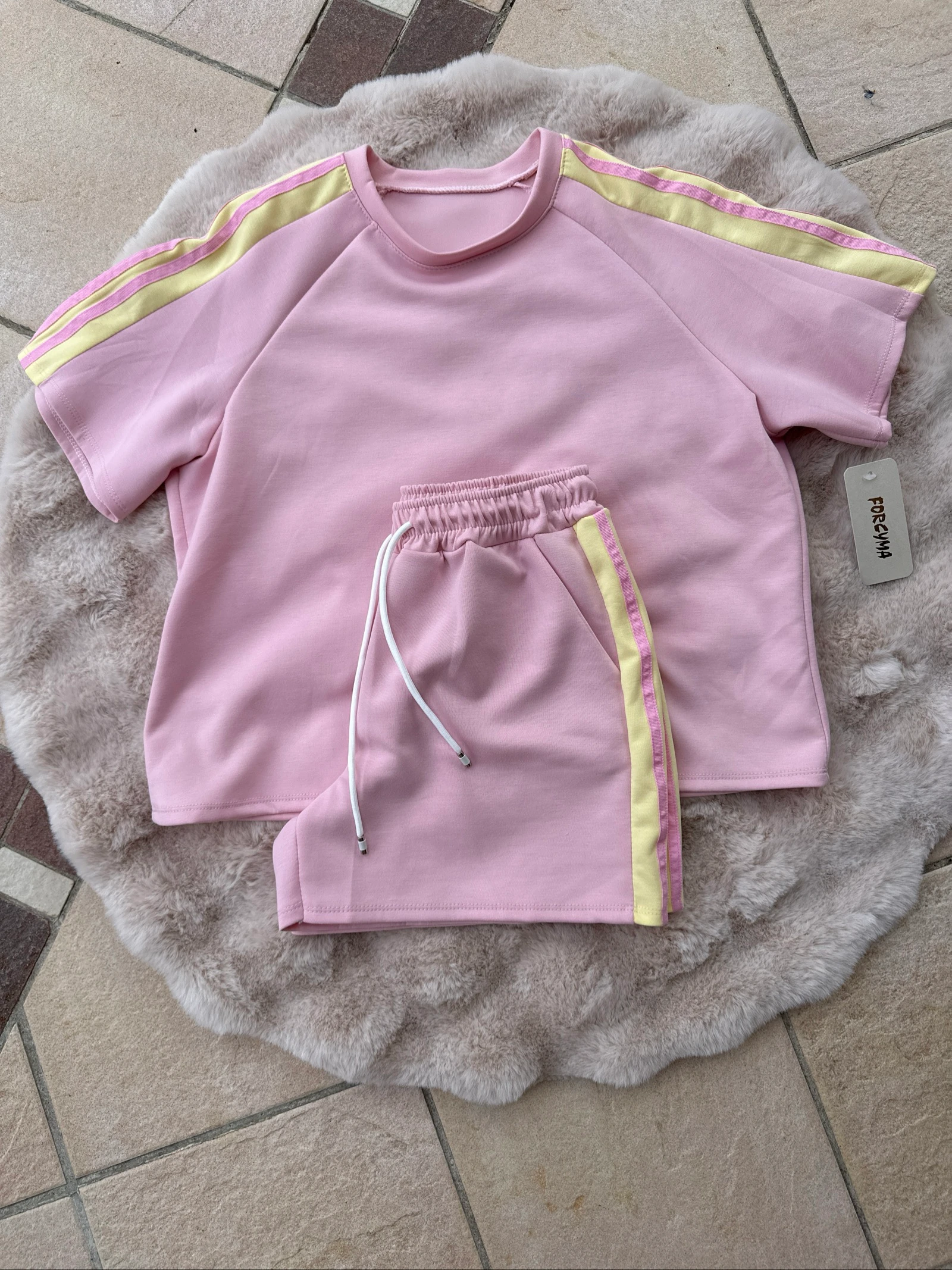 Ensemble short avec T-shirt femme 